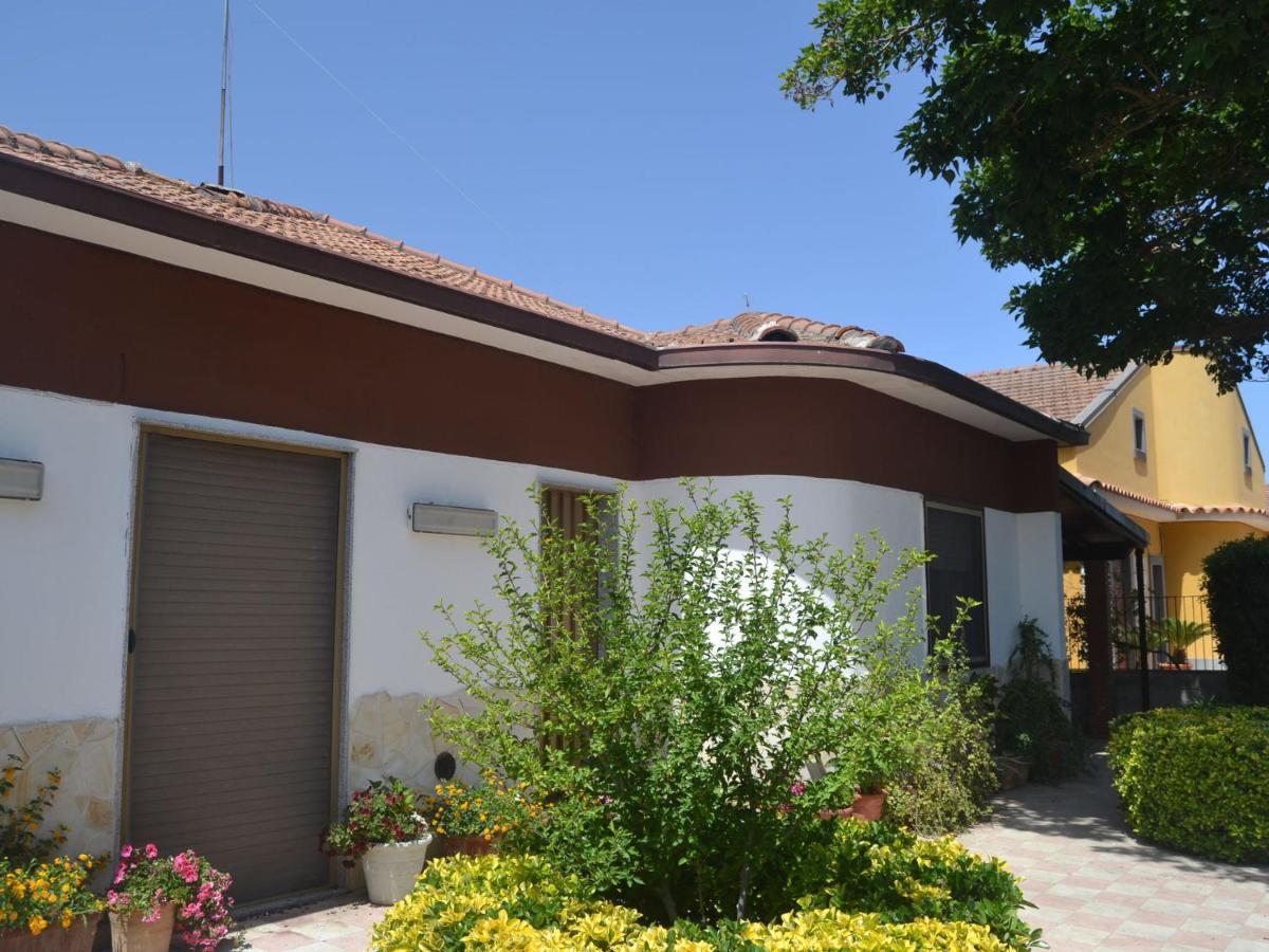 Casa Unifamiliar Con Jard N Privado Villa Agnone Bagni Eksteriør billede