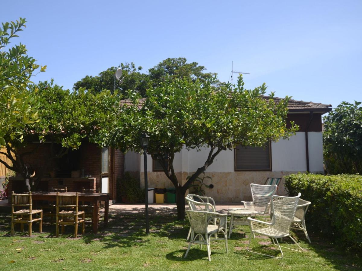Casa Unifamiliar Con Jard N Privado Villa Agnone Bagni Eksteriør billede