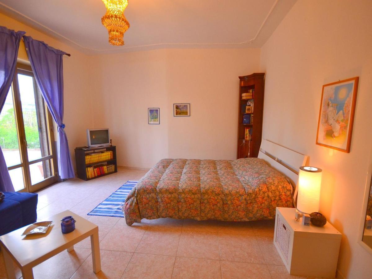Casa Unifamiliar Con Jard N Privado Villa Agnone Bagni Eksteriør billede