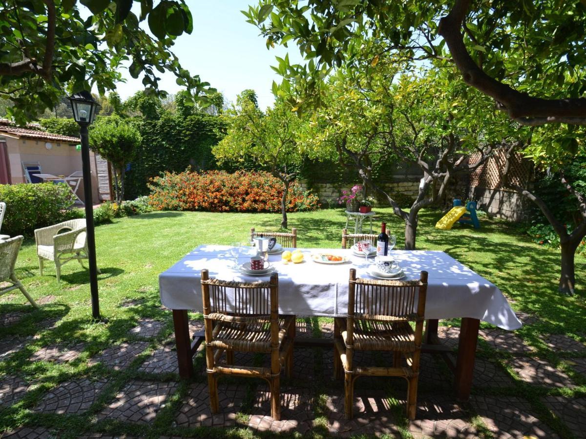 Casa Unifamiliar Con Jard N Privado Villa Agnone Bagni Eksteriør billede