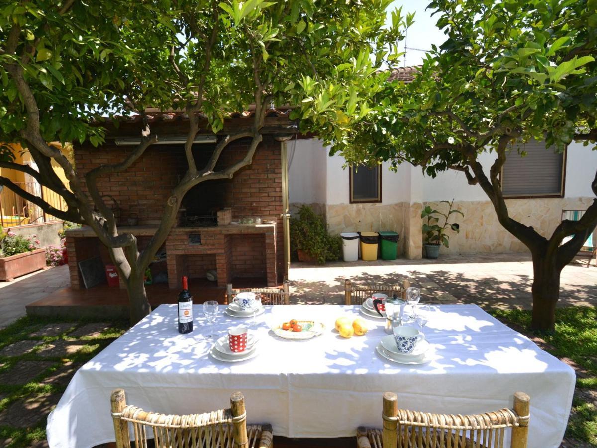 Casa Unifamiliar Con Jard N Privado Villa Agnone Bagni Eksteriør billede