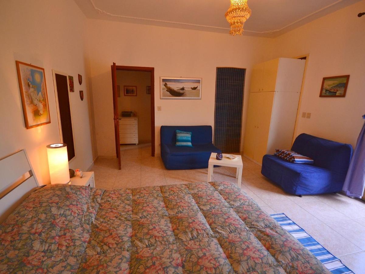 Casa Unifamiliar Con Jard N Privado Villa Agnone Bagni Eksteriør billede