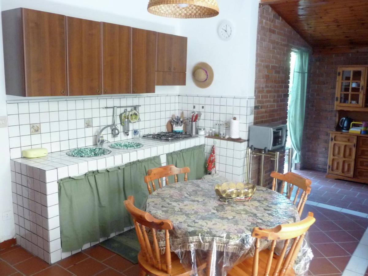 Casa Unifamiliar Con Jard N Privado Villa Agnone Bagni Eksteriør billede