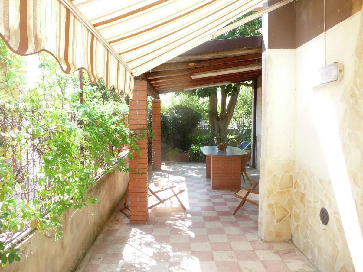 Casa Unifamiliar Con Jard N Privado Villa Agnone Bagni Eksteriør billede