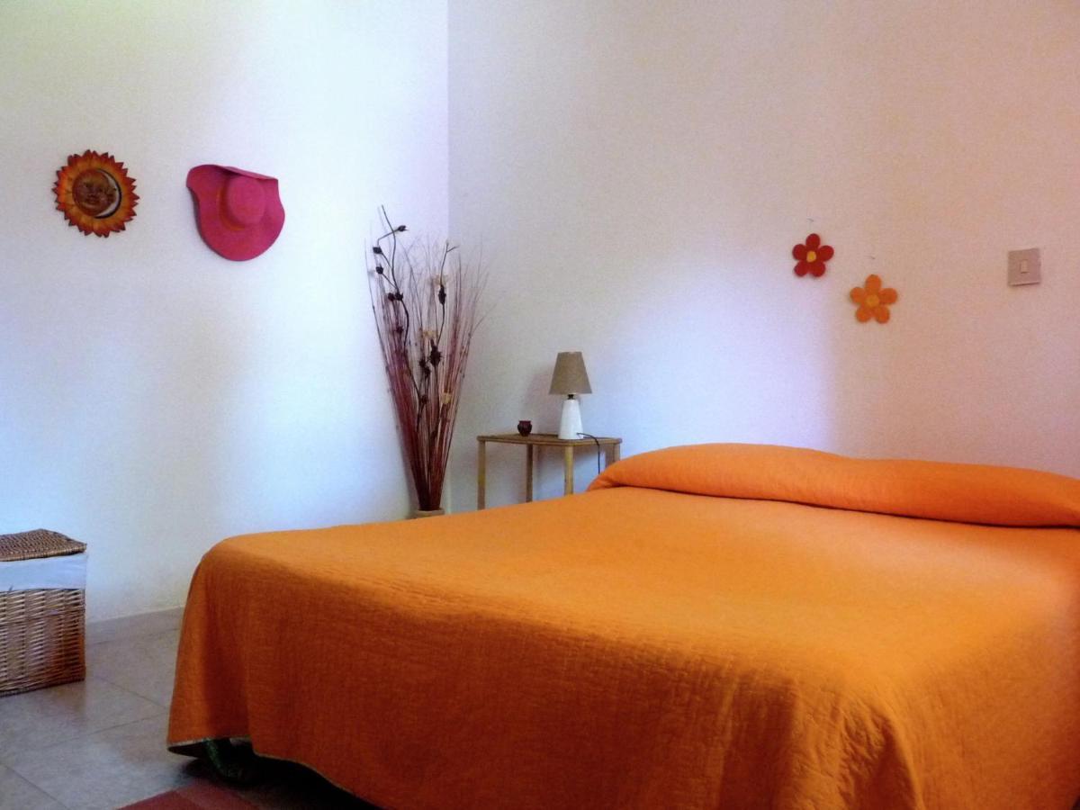 Casa Unifamiliar Con Jard N Privado Villa Agnone Bagni Eksteriør billede