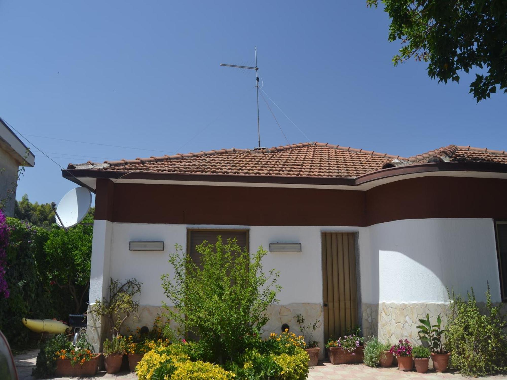 Casa Unifamiliar Con Jard N Privado Villa Agnone Bagni Eksteriør billede
